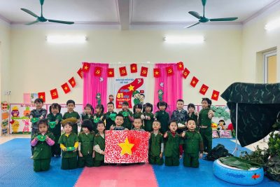 Hoạt động trải nghiệm: Làm cờ Tổ quốc, làm mũ bộ đội, bữa cơm hành quân – Lớp 5TC