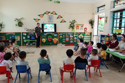 SHCM tổ nhà trẻ lần 2 tháng 4 năm 2026 với nội dung nghiên cứu bài học dự giờ hoạt động văn học đề tài: Thơ “Đèn xanh, đèn đỏ”