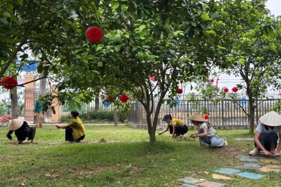 Chi đoàn Trường Mầm non Mỹ Thịnh khởi động hoạt động vệ sinh cảnh quan, xây dựng môi trường xanh – sạch – đẹp